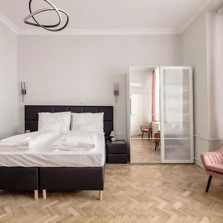 Prime Star Fashion Street Modern Luxury * Budapeste