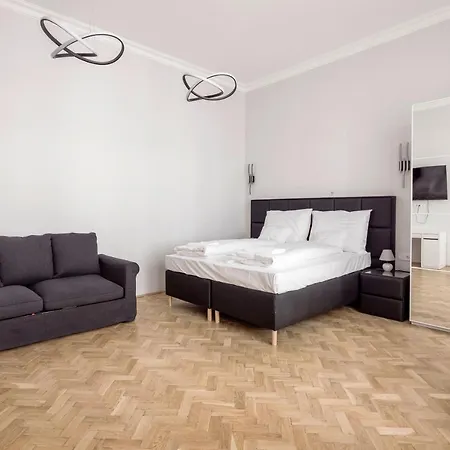 Prime Star Fashion Street Modern Luxury * Budapeste